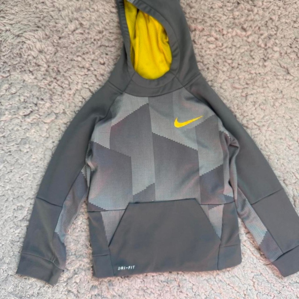 Nike grey and white hoodie with yellow swoosh - size 6-7